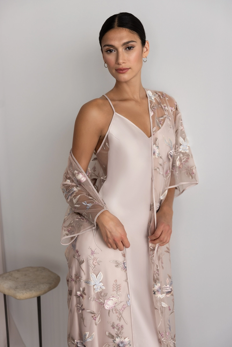 халат из прозрачной ткани с цветочной вышивкой Rya Collection Stunning пыльная роза