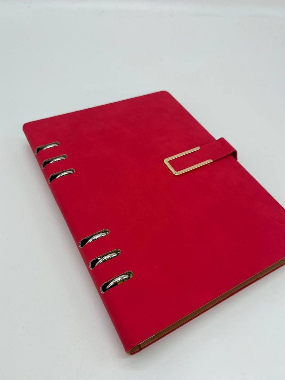 Блокнот органайзер А5 на кольцах 96 л. на магните в линейку красный (5919-3)