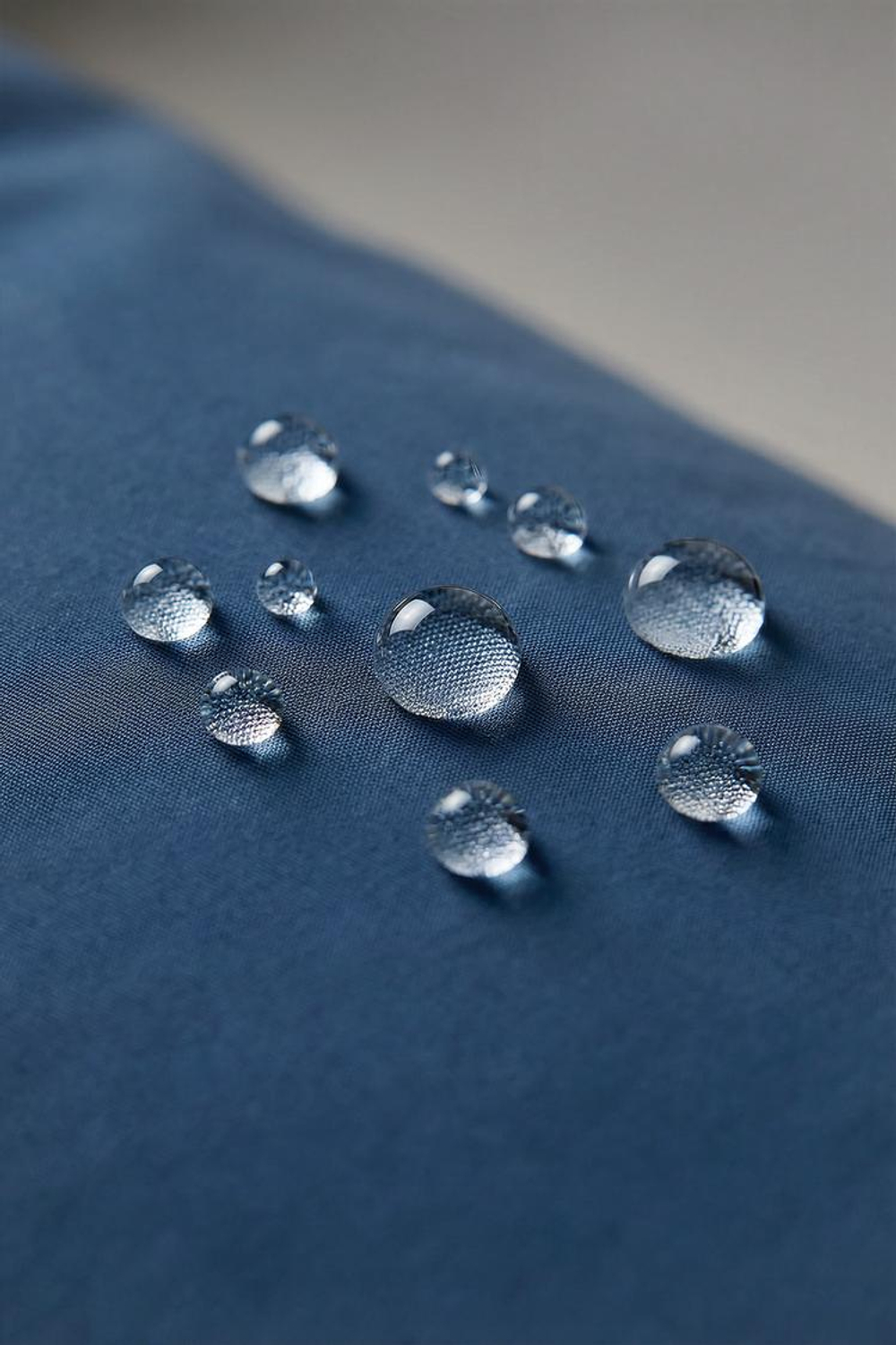 ZARA НЕЙЛОНОВАЯ КУРТКА ИЗ ПОЛАРФЛИСА, МОРСКОЙ СИНИЙ