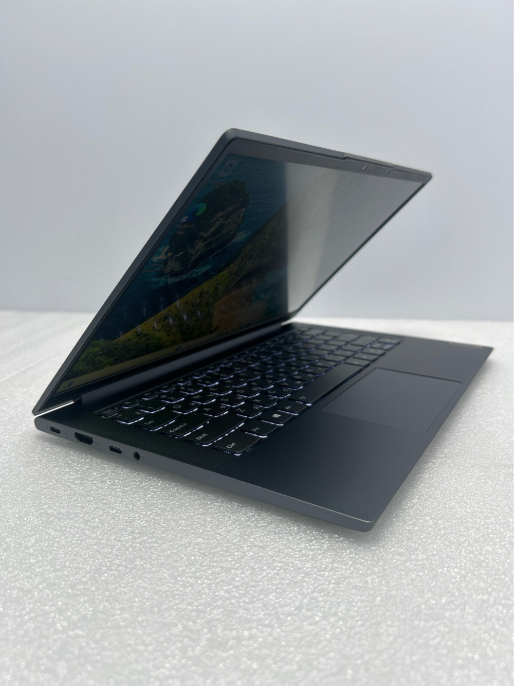Ноутбук Lenovo Yoga Slim 7-14ITL05 (82A3009BRU) 14"/Intel Core i5-1135G7/RAM 8 GB/SSD 256 GB/Intel Iris Xe Graphics/1920x1080/IPS/DOS/Подсветка кл-ры: LED/серый. Состояние: B1