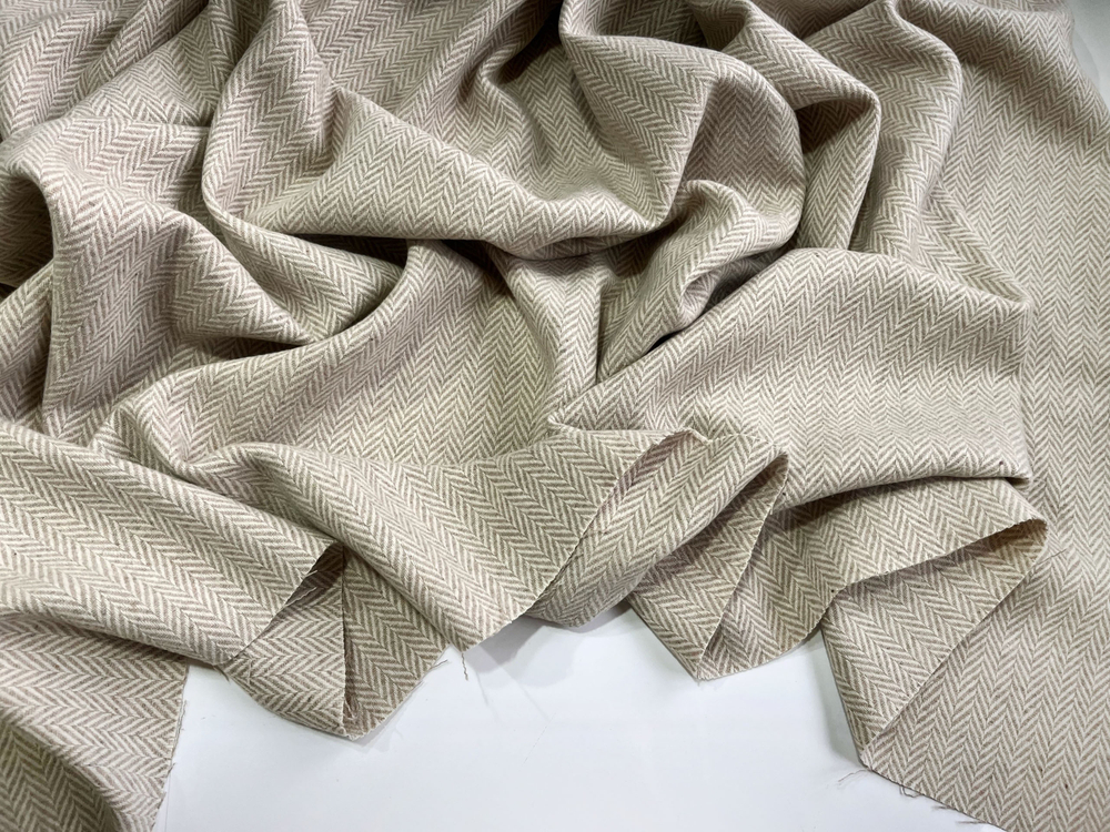 БЕЖЕВЫЙ - Шерстяная костюмная/пальтовая ткань "Елочка" (1385 Евгения) (к1 темные полоски местами)