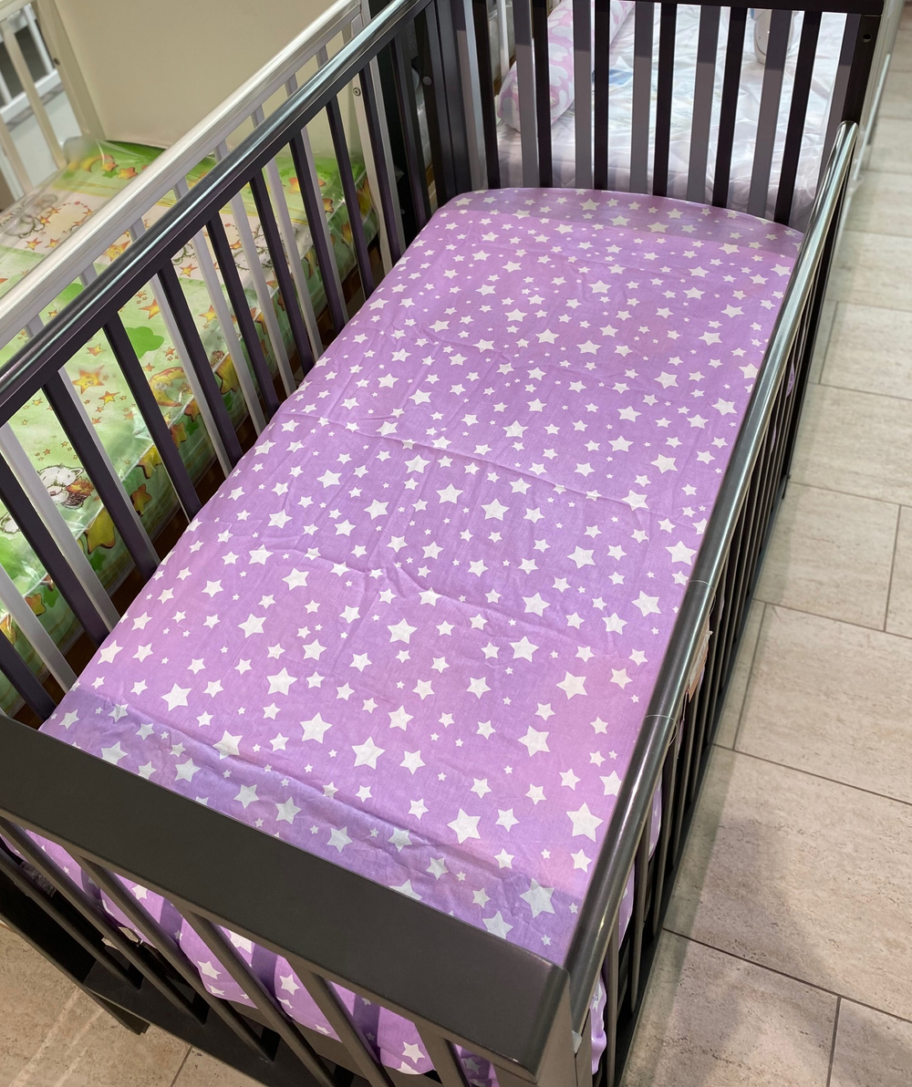 Простынь универсальная на резинке поплин розовая с звездами