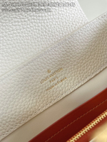 Louis Vuitton Capucines BB