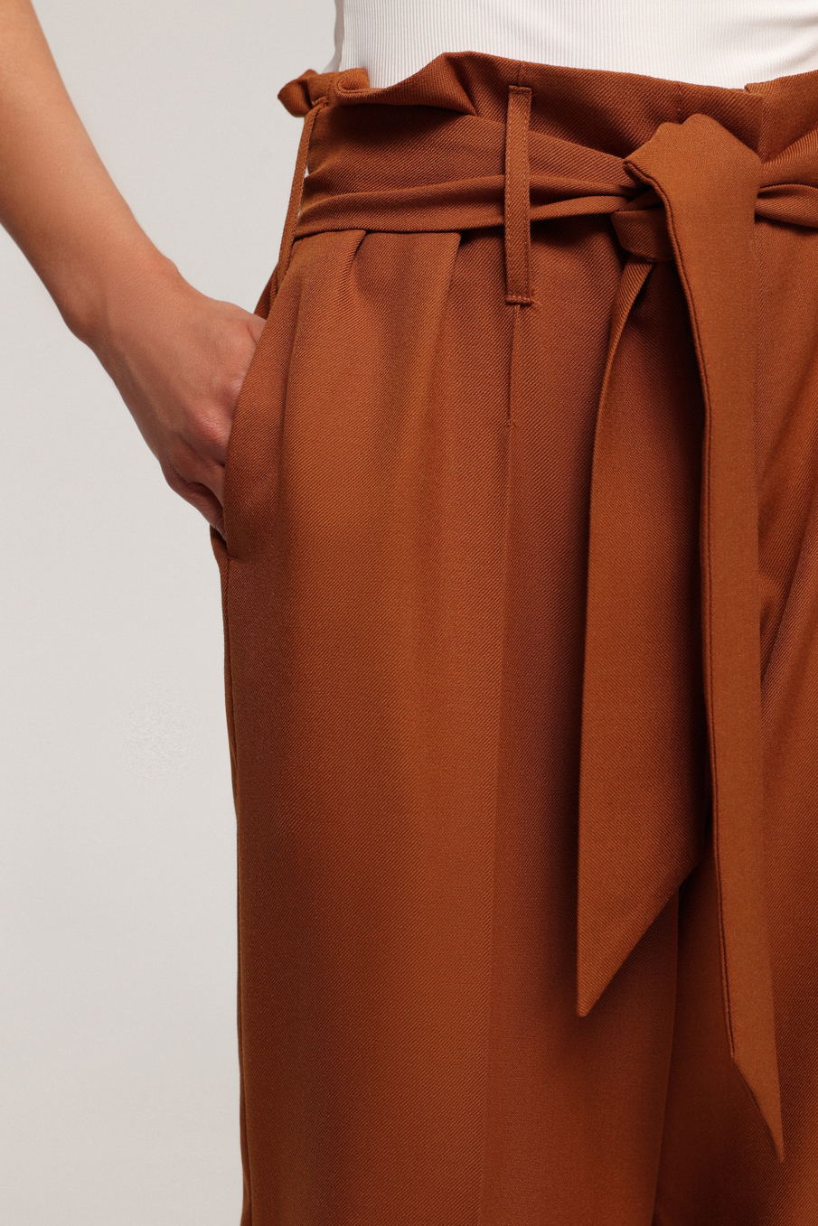 Брюки с посадкой на бёдрах