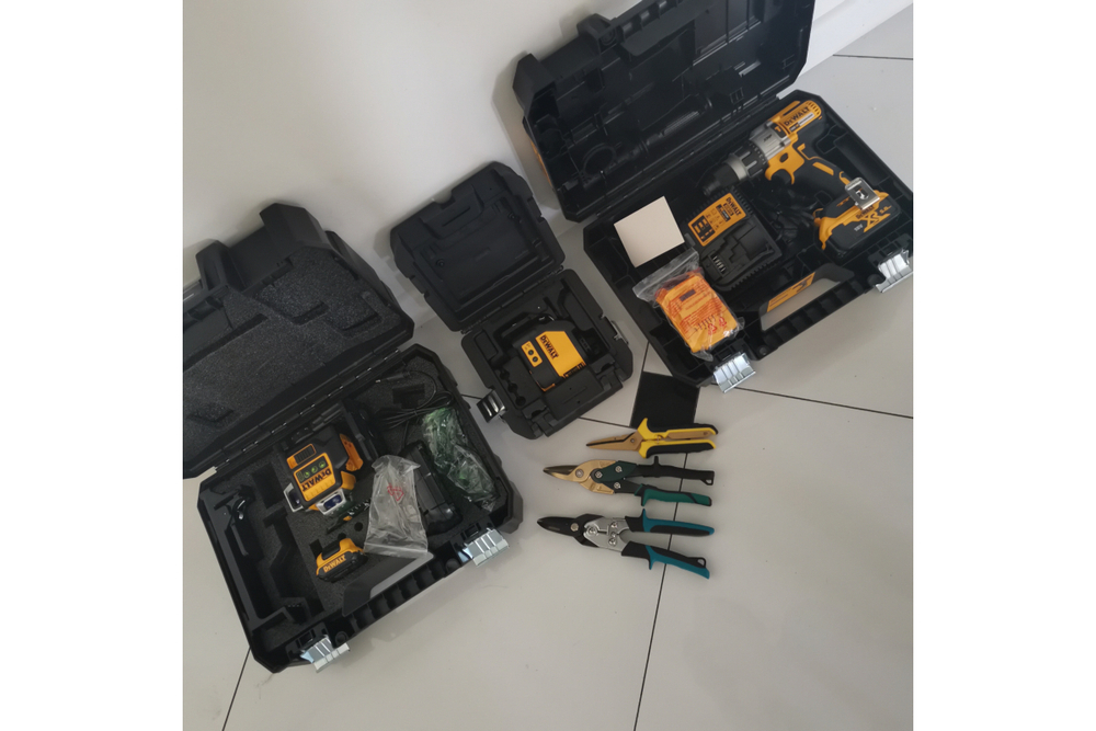 Ударная дрель-шуруповерт DEWALT DCD996NT