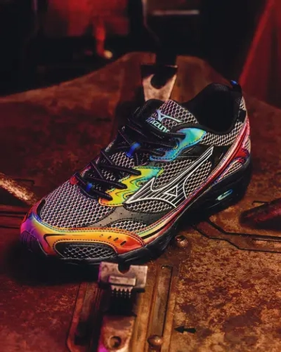 Голографическая коллекция Mizuno
