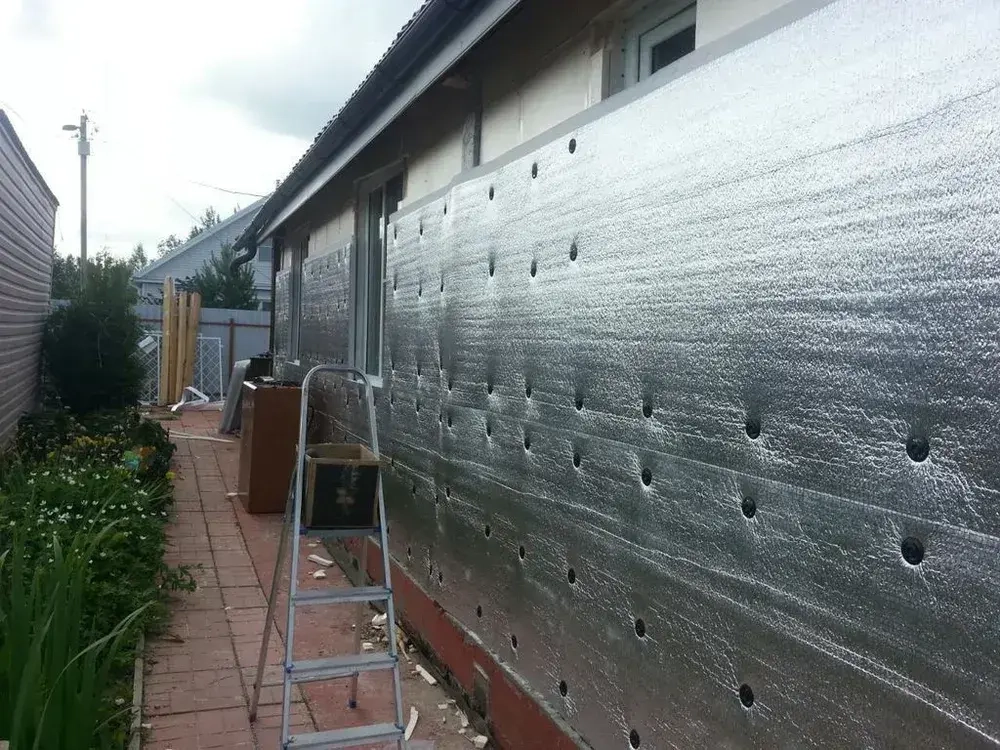 Подложка 1х10м 10мм фольгированная, лавсан, звукоизоляция, подложка