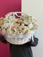Цветочная корзина в кремовых оттенках размер XL