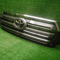 Решетка радиатора Toyota Land Cruiser 200 (2015-2021)