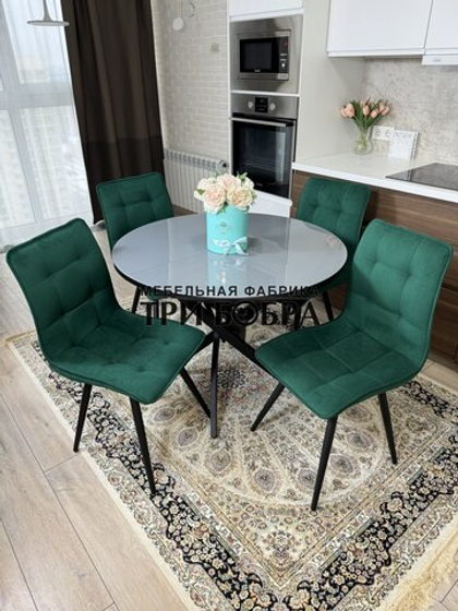 Круглый стеклянный раздвижной стол и стулья "ГУЧИ" изумруд