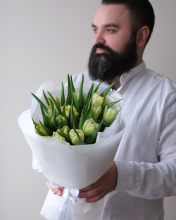 Моно из 15 тюльпанов Авангард