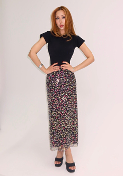 Юбка с рассыпной вышивкой