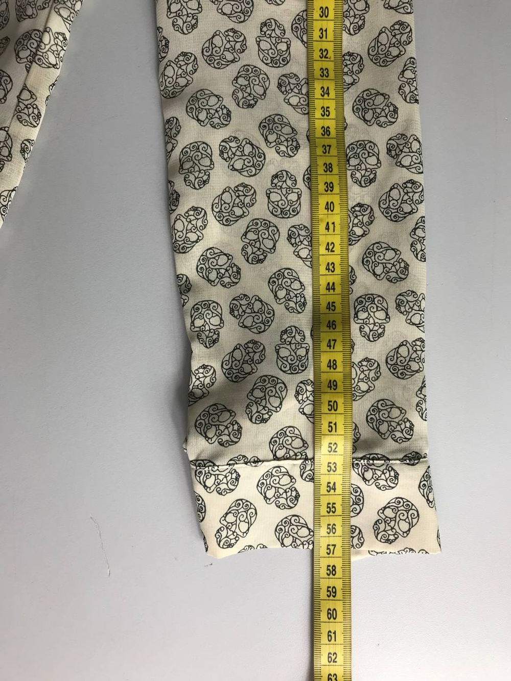 Блузка со стильным принтом, визуально на 44 размер