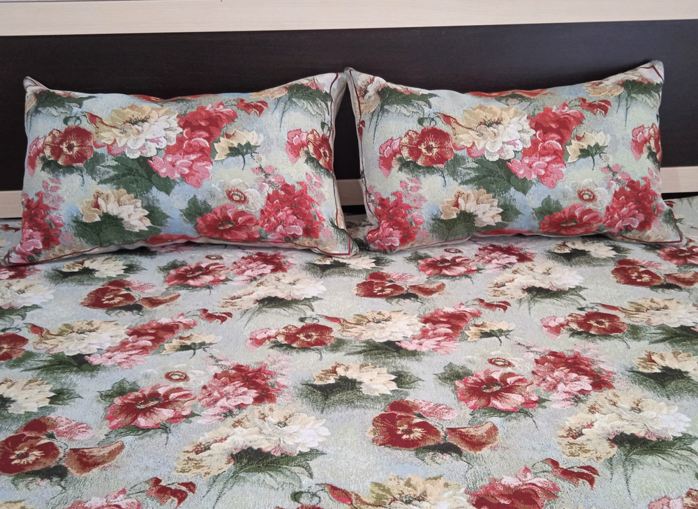 Декоративный гобеленовый чехол для интерьерной подушки Акварельные пионы 37*58