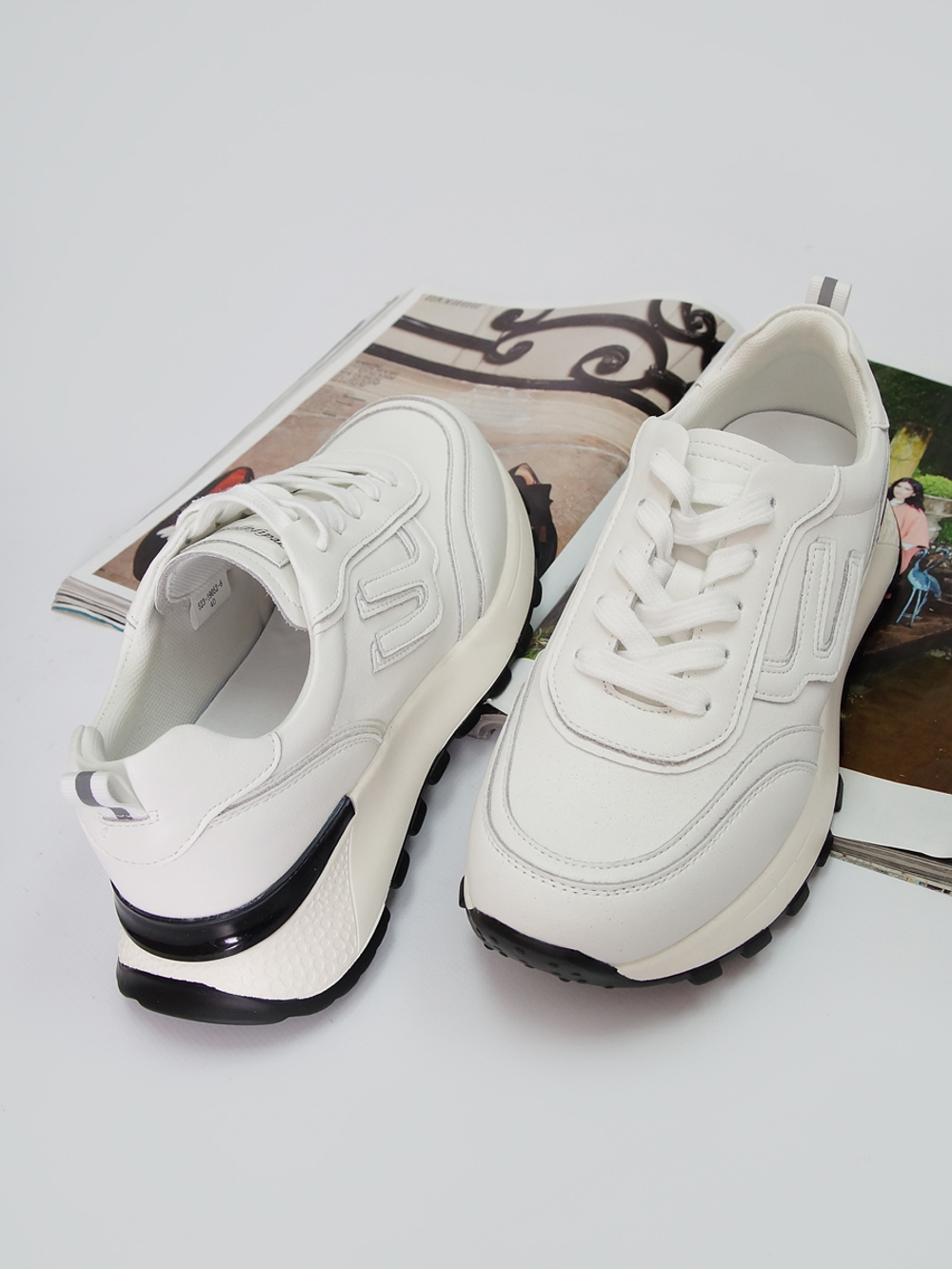 Кроссовки женские демисезонные