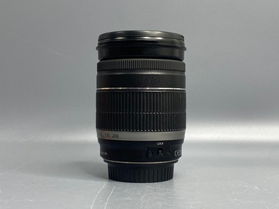 Canon EF-S 18-200mm 3.5-5.6 IS