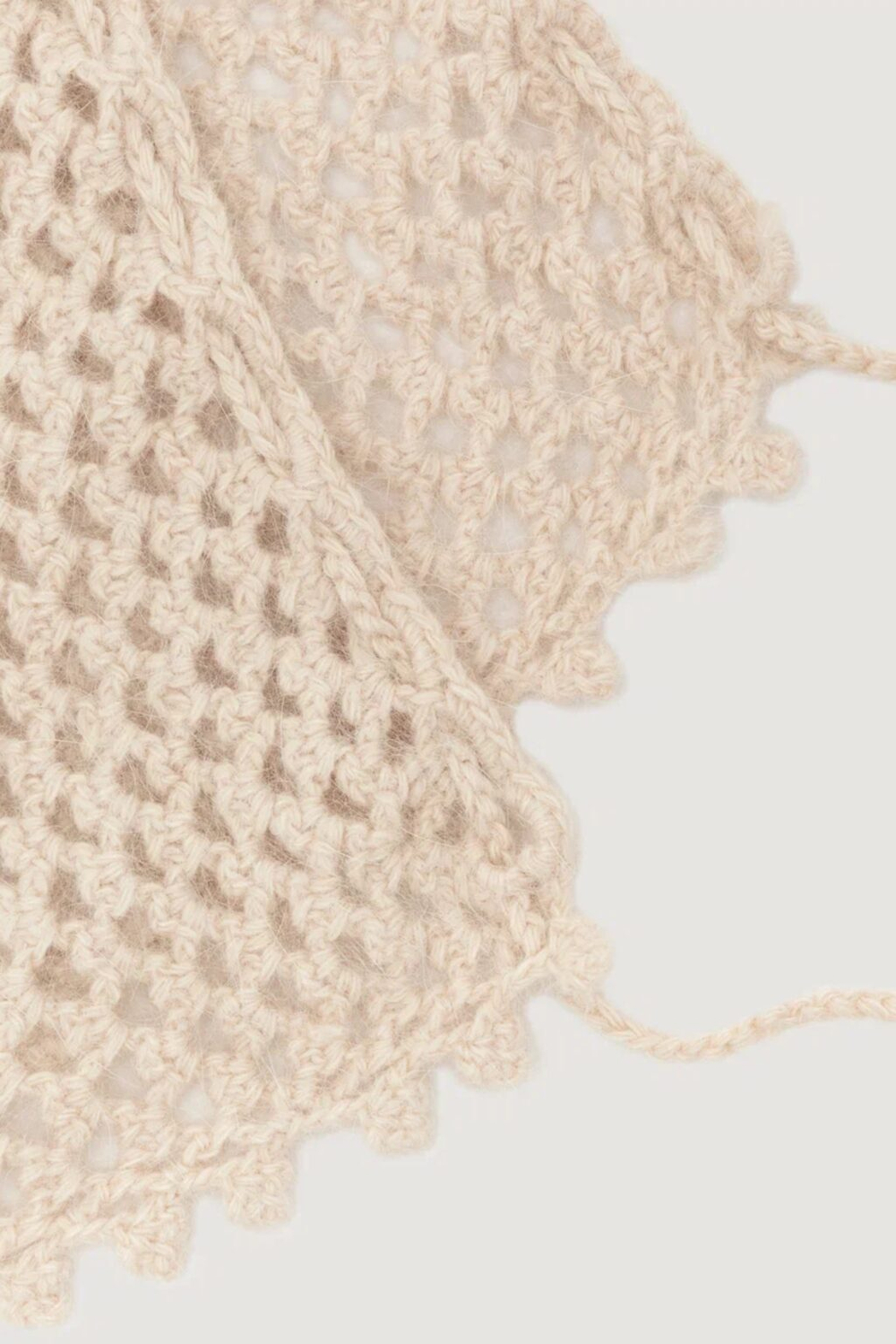 Косынка вязаная