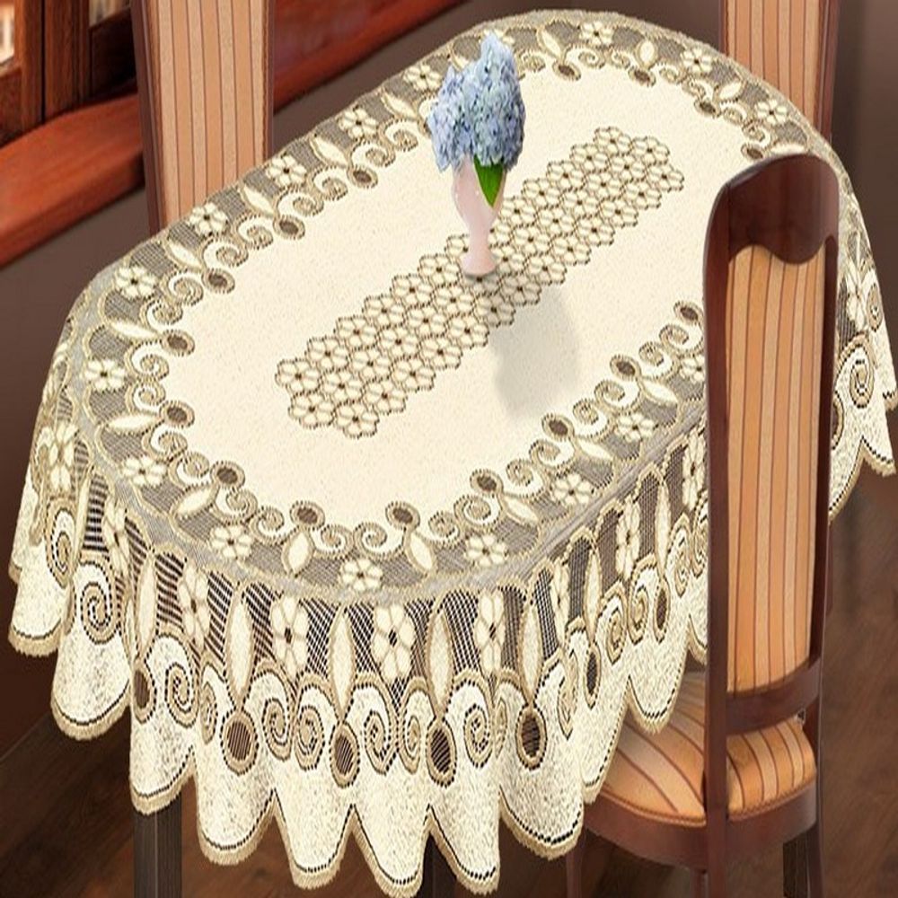 Скатерть жаккардовая овальная, цвет кремово-золотистый, Польша.