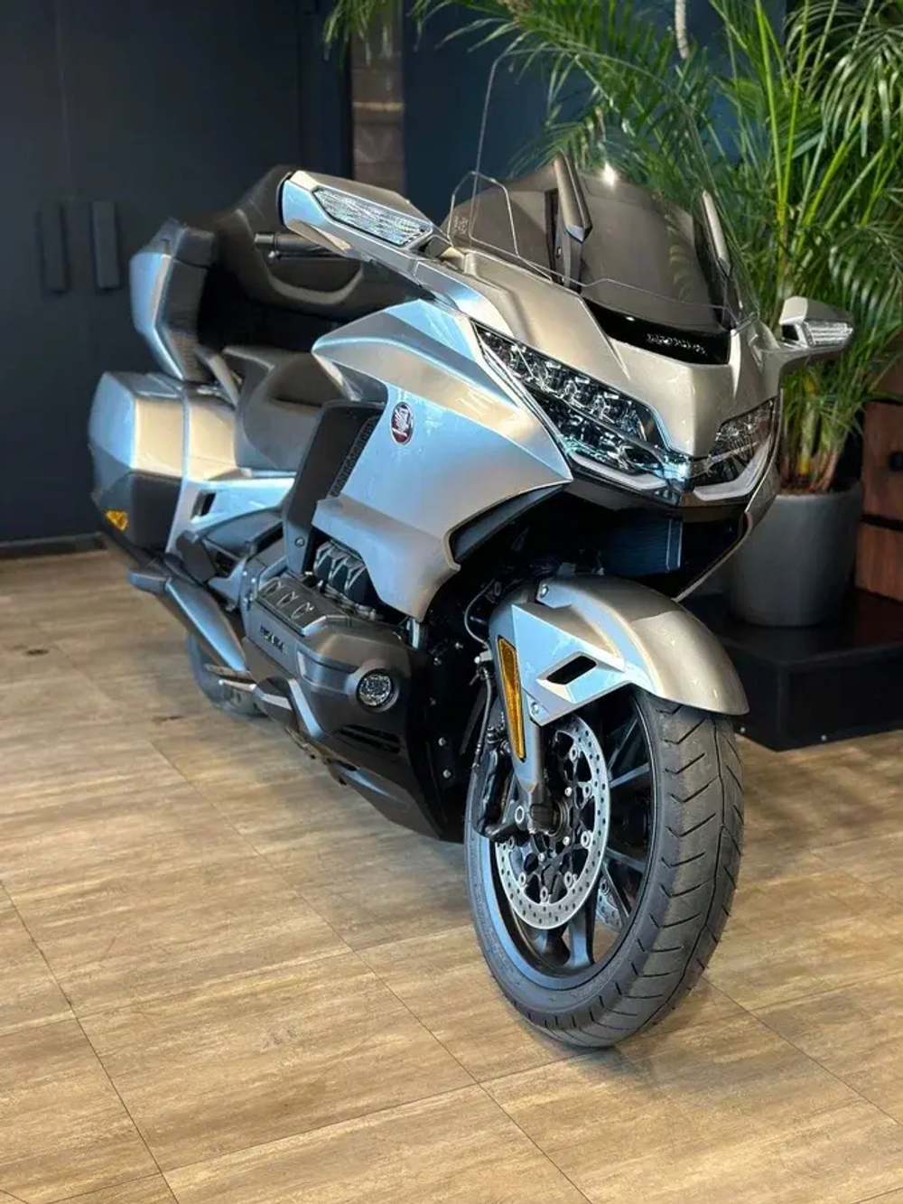 Gold Wing Tour — GL1800 DCT