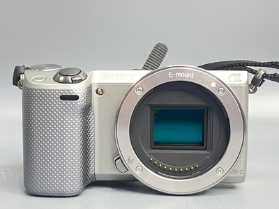 Sony NEX-5R Kit 18-55mm 6200 пробега