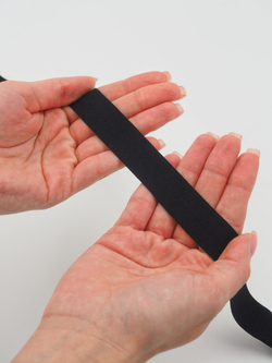 Бейка эластичная черная матовая ширина 20 мм