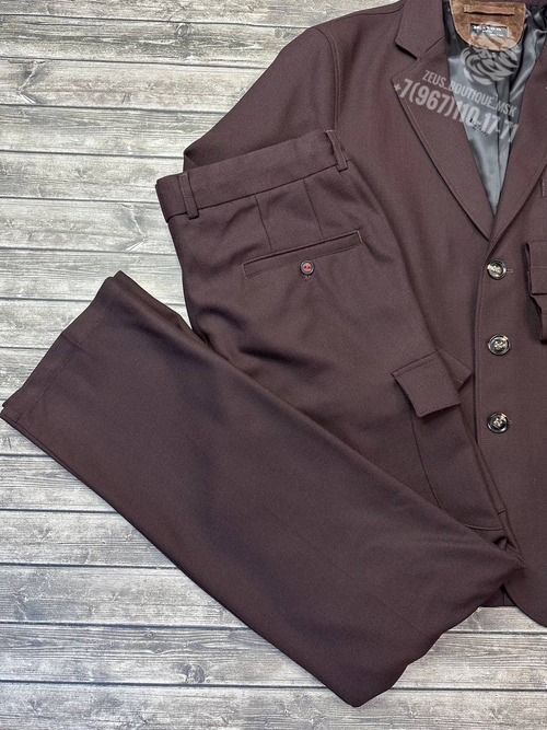 Классический костюм Kiton