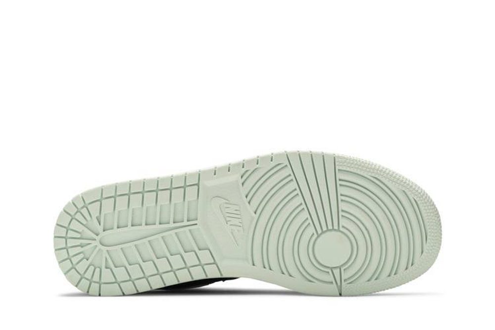 Кроссовки Jordan Air Jordan 1 Se "Barely Green" (Женская размерная сетка)