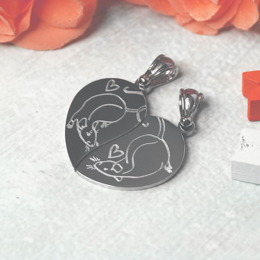 Парные кулоны Две половинки сердца с гравировкой имен и даты на заказ