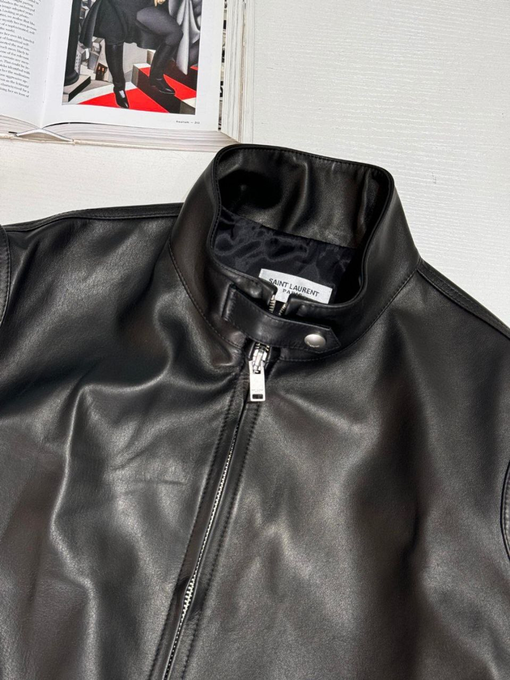 Кожаная куртка Yves Saint Laurent