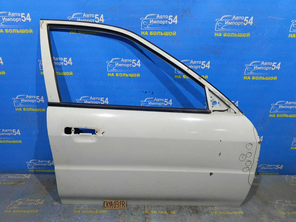 Дверь передняя правая MITSUBISHI LANCER 1998