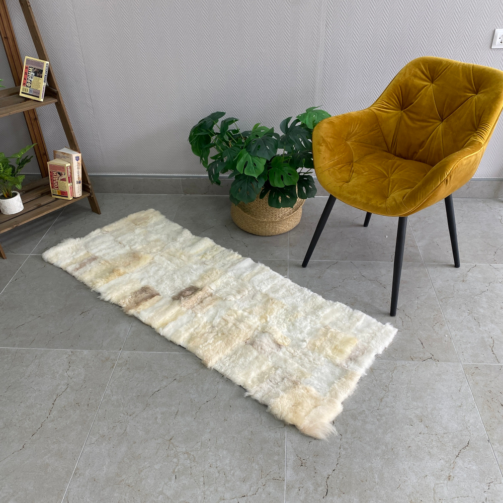 Коврик прикроватный накидка на кресло из кусочков овчины, 160 х 50 см.