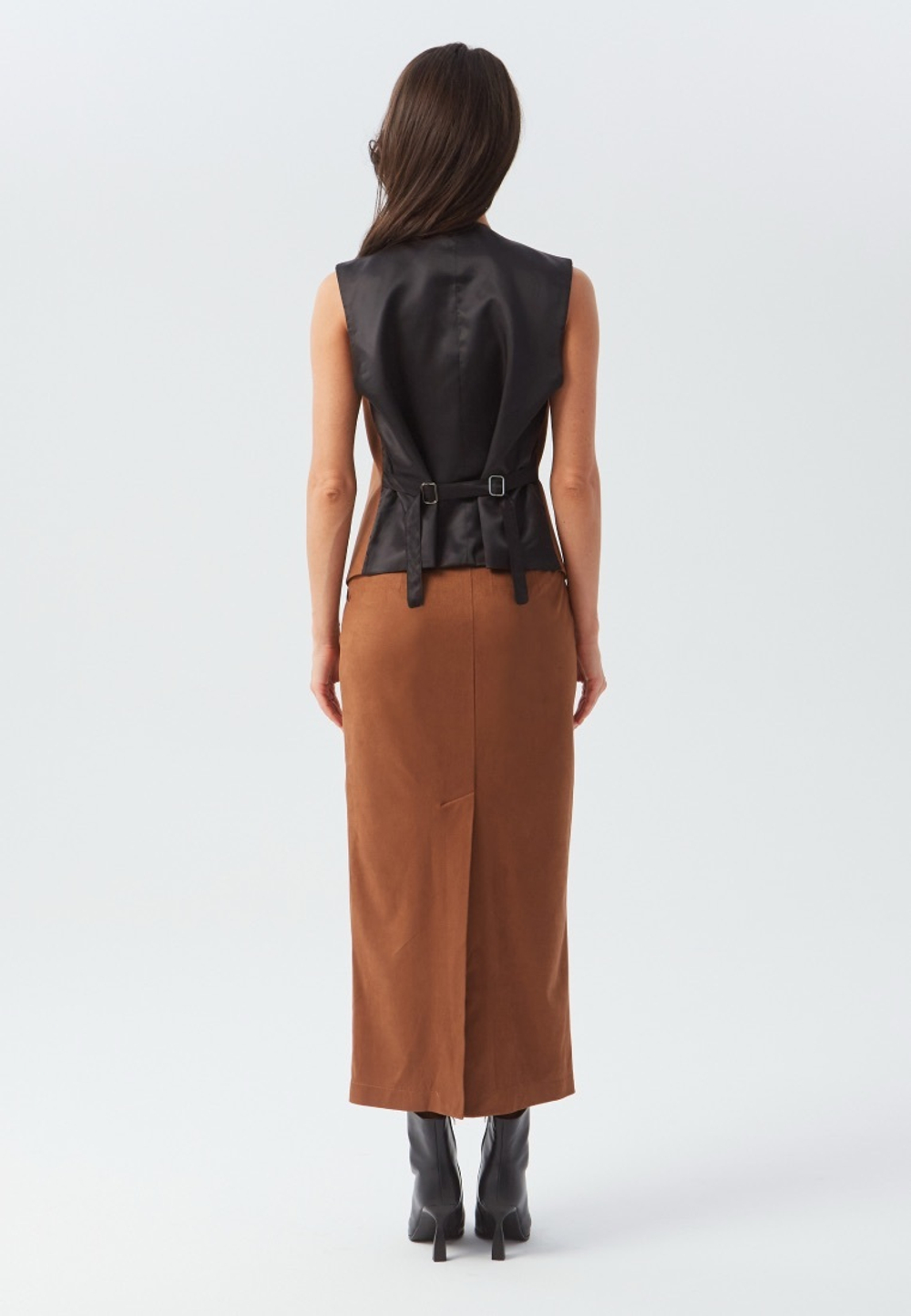 Жилет из замши