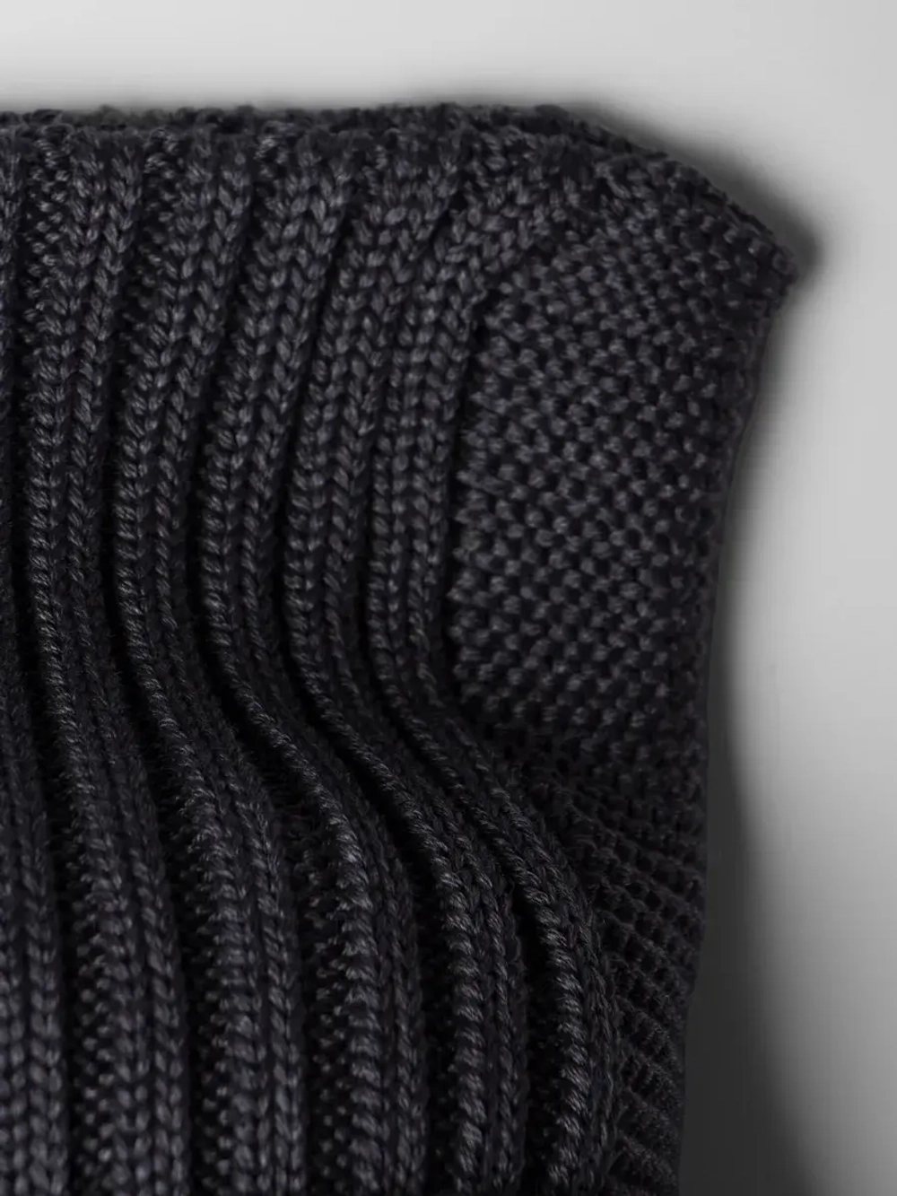 Шапка вязаная с ушками женская на осень