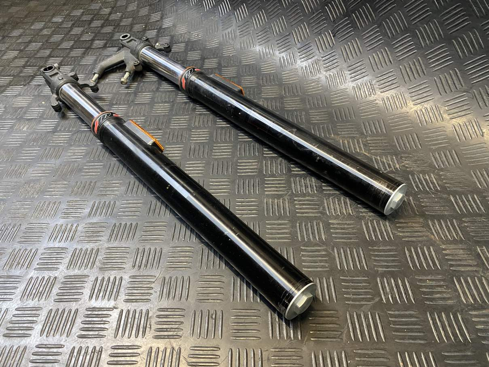 Перья вилки KTM 250 Duke 2020