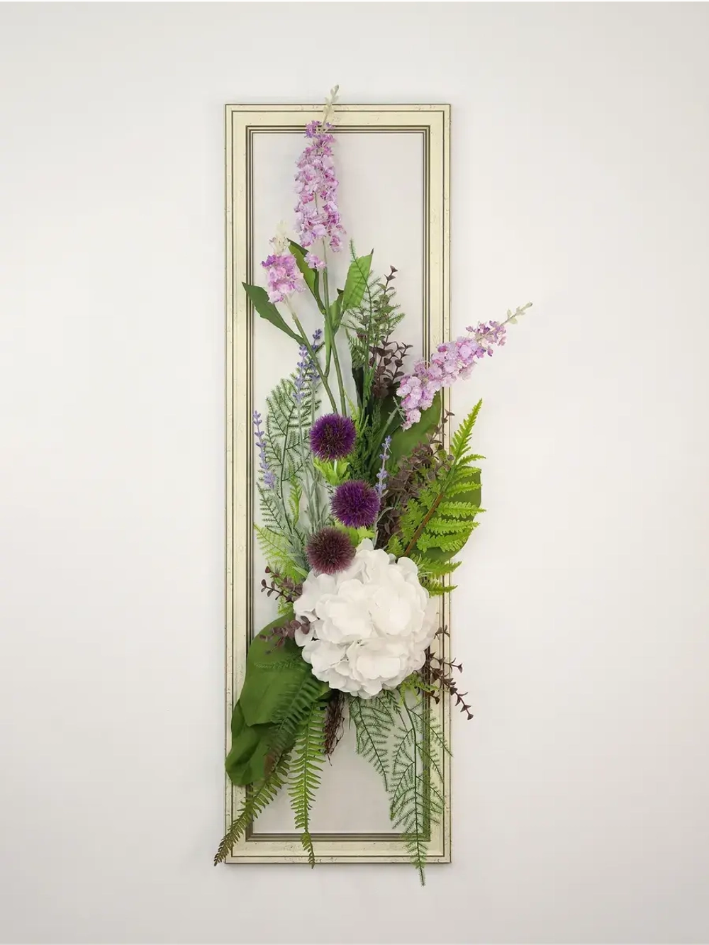 Искусственные цветы для декора стен