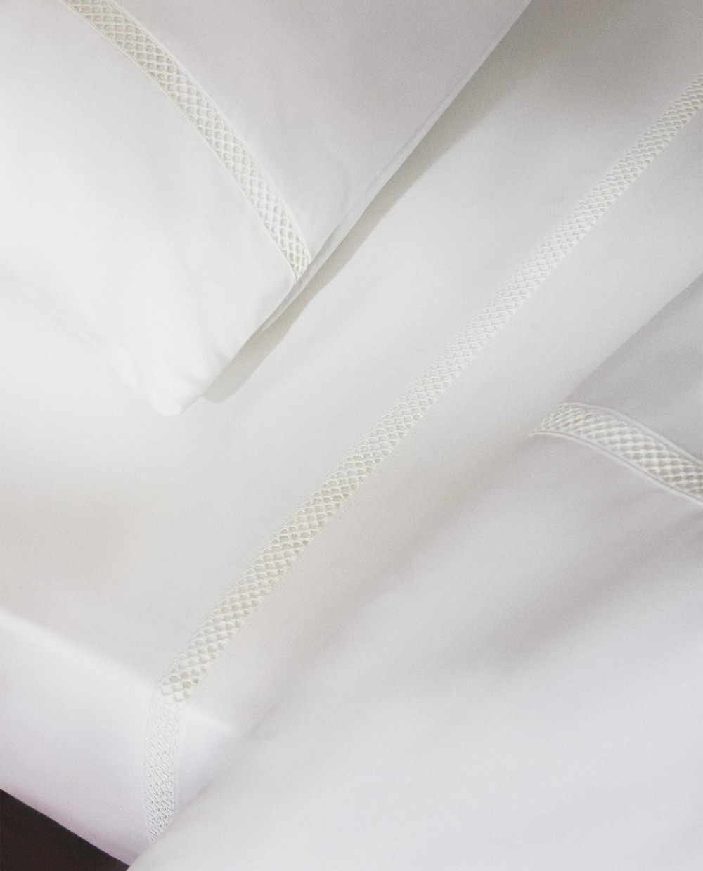 Zara Home - Атласная простыня верхнюю одежду с вышивкой с мережкой, белый, 160x280 см