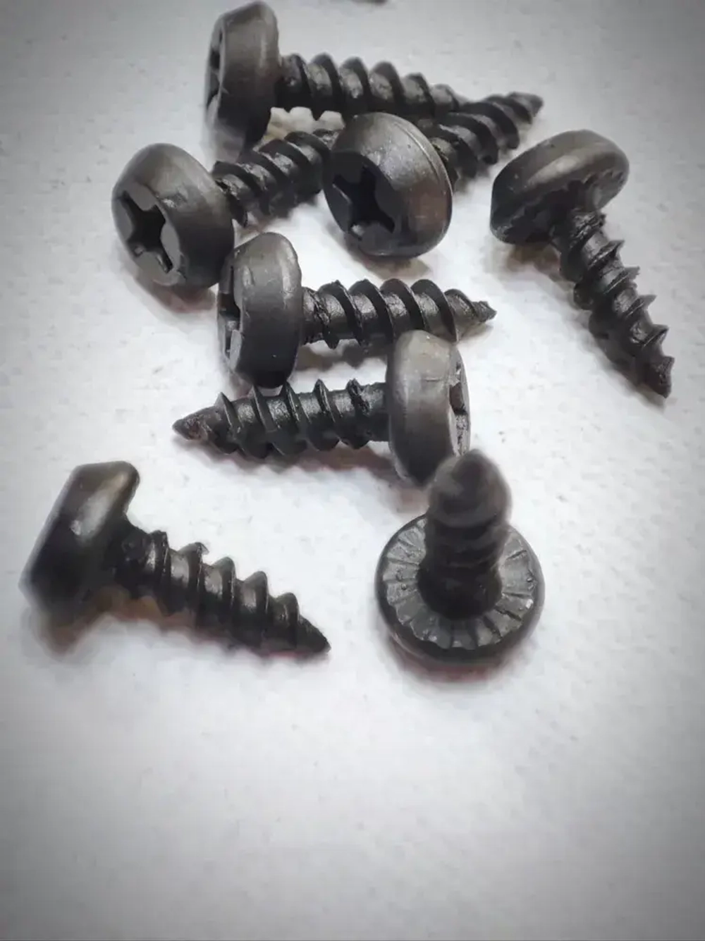 Саморез "клоп" 3,5х11мм (острый наконечник) - 20 штук, универсальный, черный, шлиц Ph-2