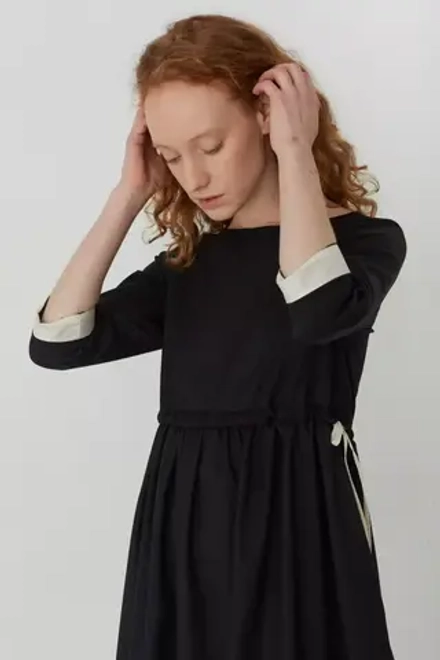 Платье с кулиской черное из тонкой шерсти