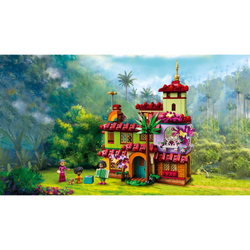 Конструктор LEGO Disney Princess Дом Мадригалов 43202