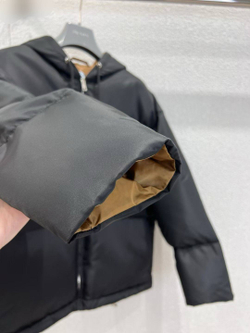 Пуховик Prada