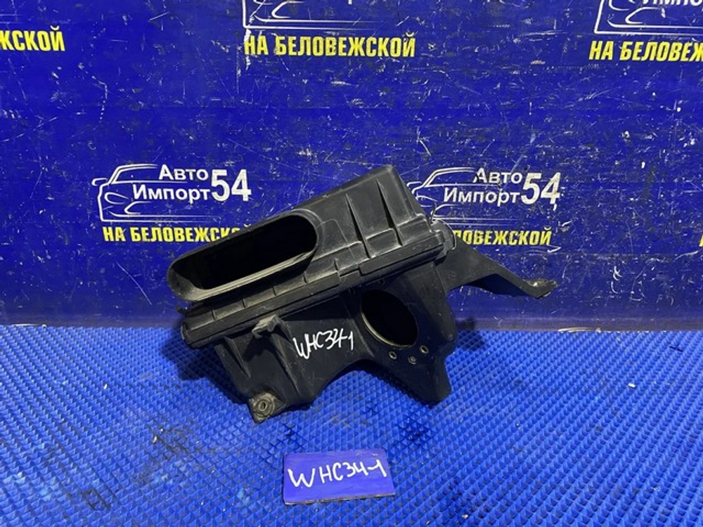 Корпус воздушного фильтра NISSAN STAGEA 1996-1998