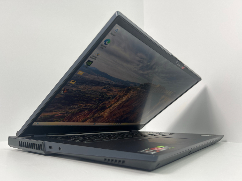 Ноутбук игровой Lenovo Legion 5 17ACH6H (82JY0008RK) 17.3"/AMD Ryzen 7 5800H/RAM 16GB/SSD 512GB/GeForce RTX 3070 8GB/1920*1080/IPS 144Hz/DOS/Подсветка кл-ры: LED/черный. Состояние: B1
