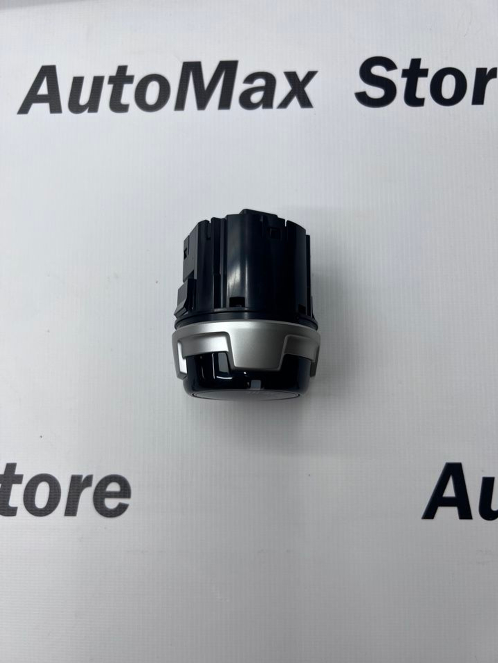 Кнопка включения полного привода Мицубиси Паджеро. 8604A046XA. Оригинал.