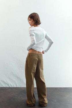 ZARA ФУТБОЛКА В РУБЧИК С ВЫРЕЗОМ «ЛОДОЧКА», БЕЛЫЙ