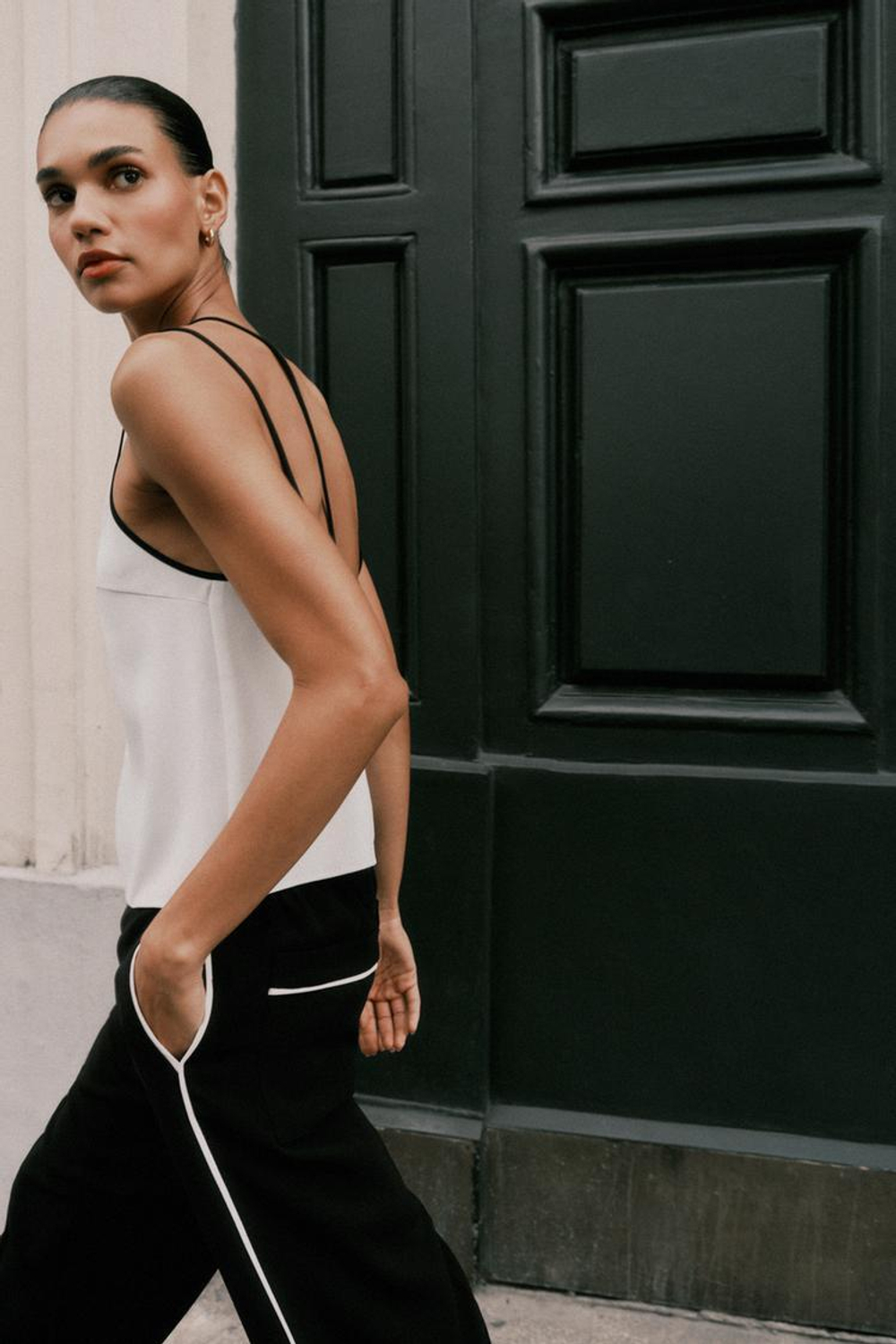 ZARA ТОП В БЕЛЬЕВОМ СТИЛЕ С КОНТРАСТНОЙ ОТДЕЛКОЙ, ЖЕЛТОВАТО-БЕЛЫЙ