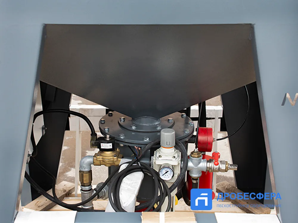 Доступное решение в комплекте: пескоструйная камера + компрессор