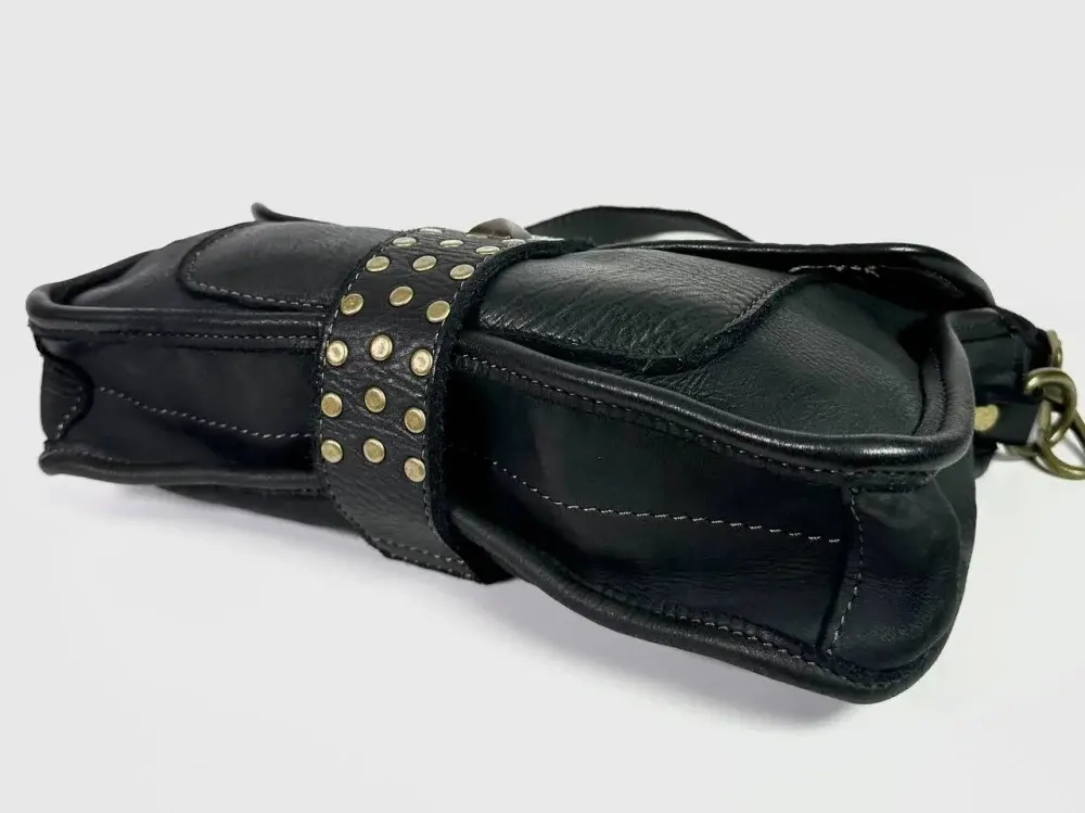 Женская сумка-клатч из натуральной кожи черного цвета