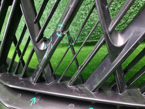 Решетка радиатора Lexus LX 3 15-23 TRD Superior