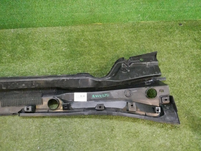 Жабо Lexus UX (2018-н.в.)