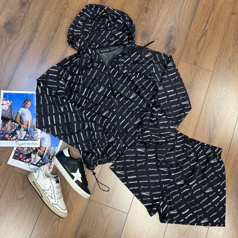 Костюм Balenciaga